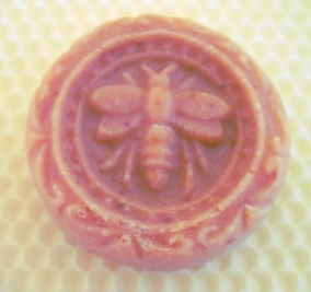 Queen Bee Guest Soaps Light